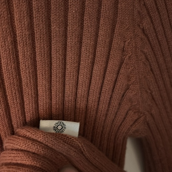 NEVER WORN Boutique Sweater - Picture 3 of 5